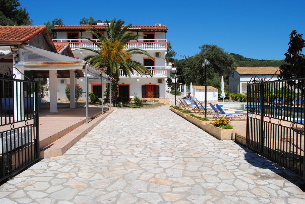 Hotel Olga Агиос Стефанос Экстерьер фото